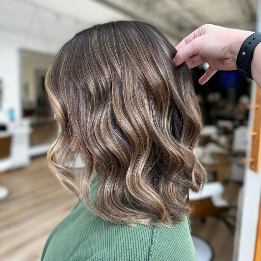 Partial Highlight Short-Medium at Groovy Beauty Babes in San Antonio, TX