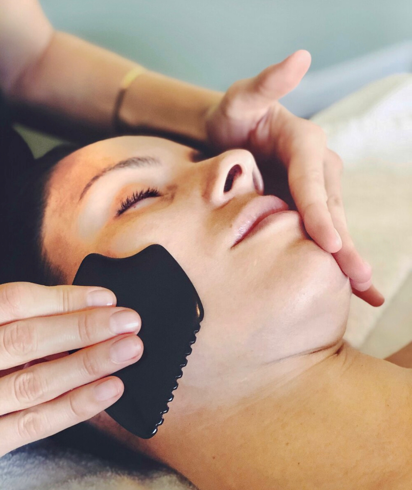 GUA SHA FACIAL