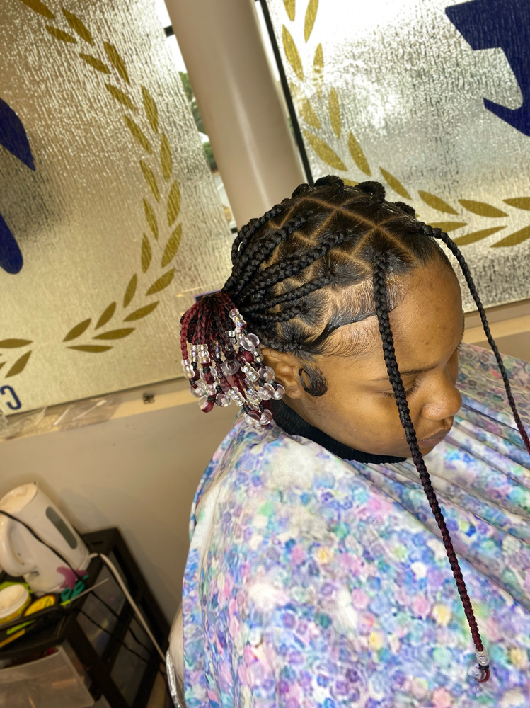 Medium Short Knotless W Beads