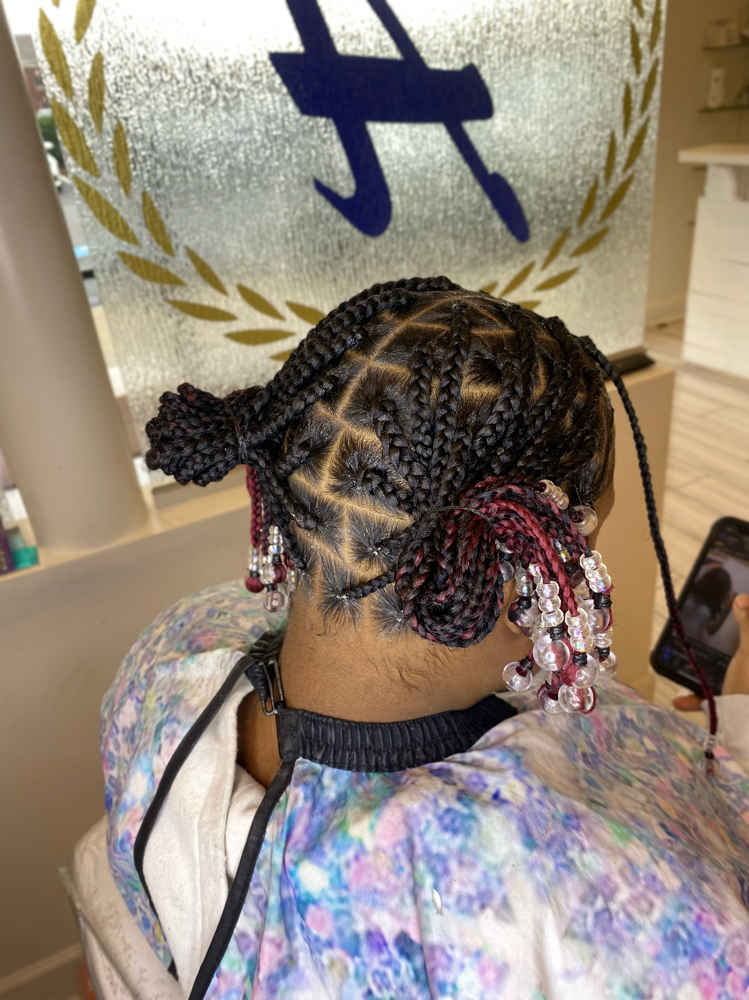 Natural Med Short Knotless W Beads