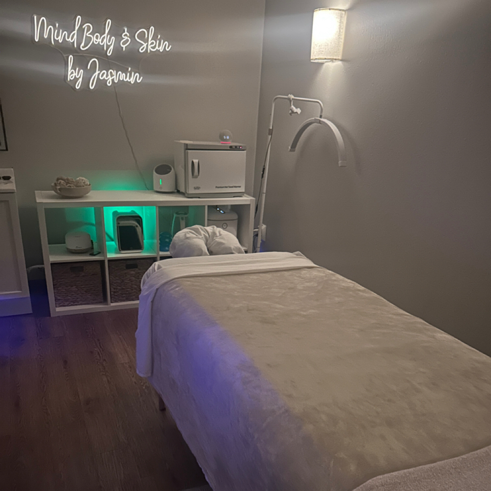 Therapeutic Massage - 30 Minutes at Mind Body & Skin by Jasmin LLC in Largo, FL