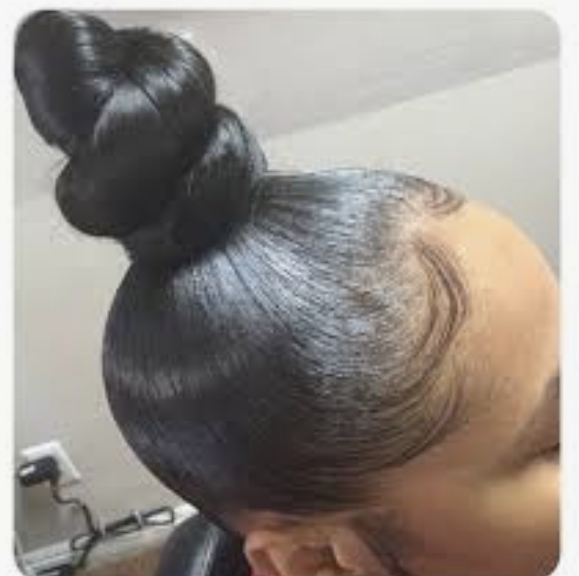 Sleek Ponytail Knot/Bun