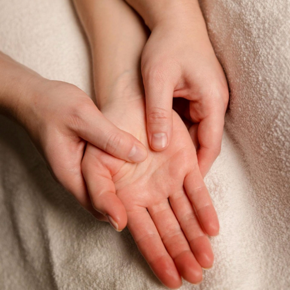 Ground & Release (Hands+Feet) at AVIV Massage Therapy in Haysville, KS