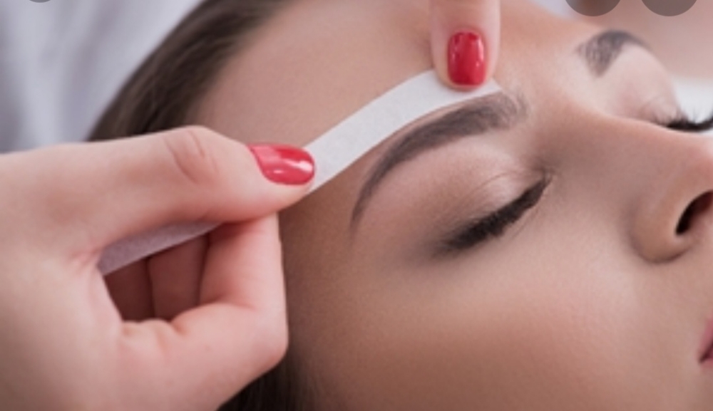 Eye Brow Waxing