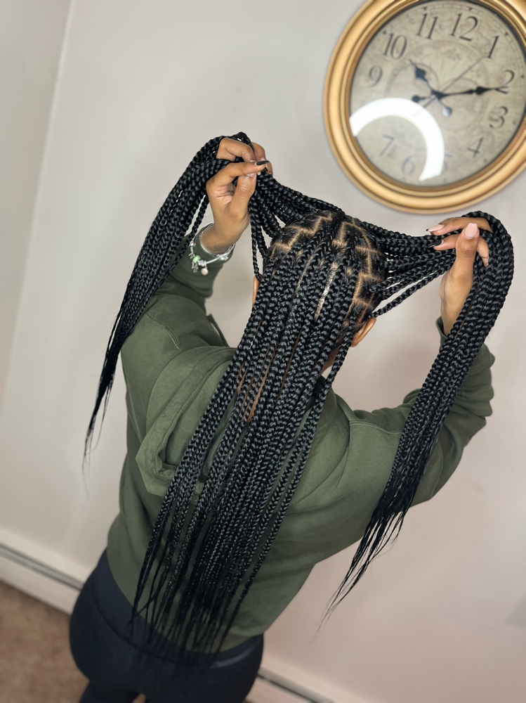Medium knotless at JayBraids in Richmond Hts, OH