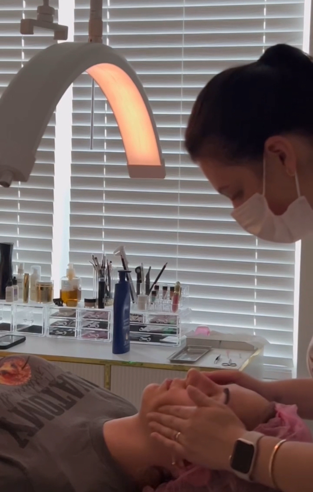 Eyebrow Relax