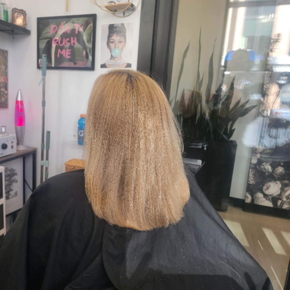 Full Highlight at Dahlicious Hair in Lenexa, KS