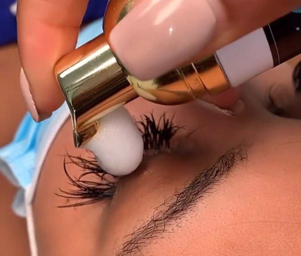 Lash Bath