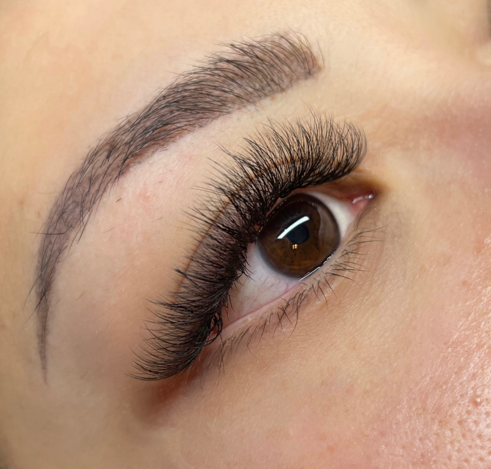 Hybrid Eyelash Extensions