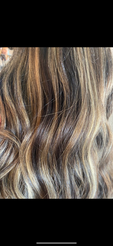 Face Framing Highlight With Haircut