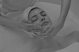 60 Minute Customized Facial