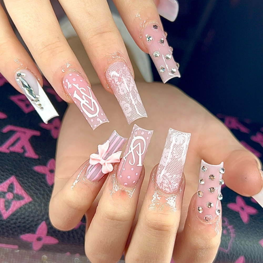 Long Acrylic Set (6β8 magnets) at Alyssa Acrylics in Silex, MO