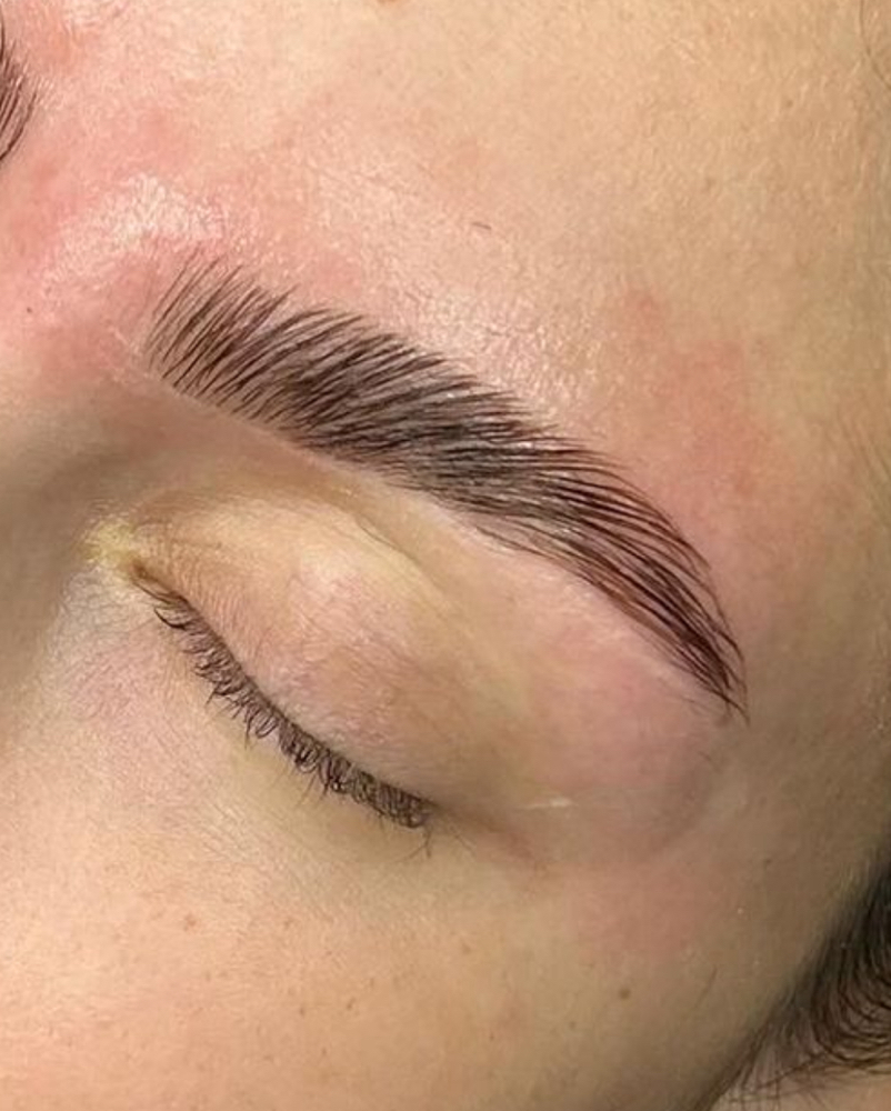 Signature Brow Lamination & Tint