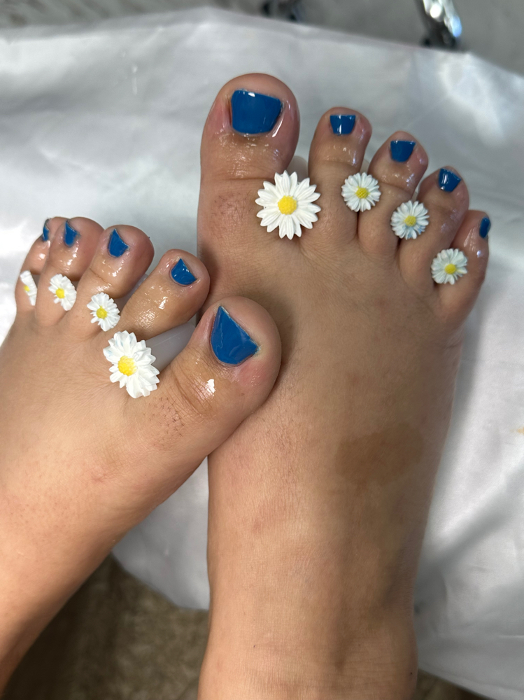 Chic Pedicure Sale 🎁