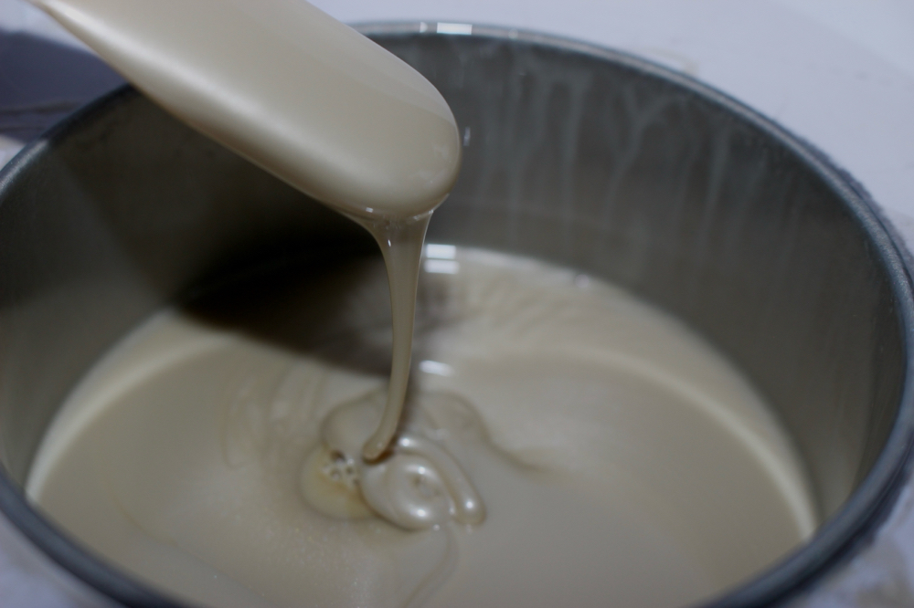 eyebrow wax