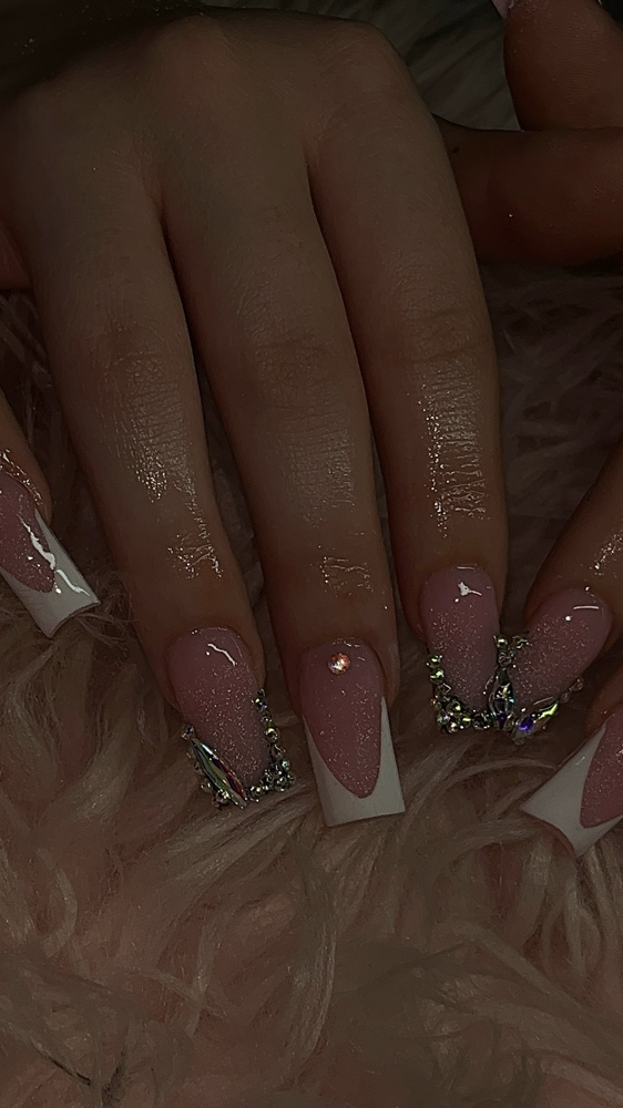 Nail Shop / Another Tech Fix Or Fil