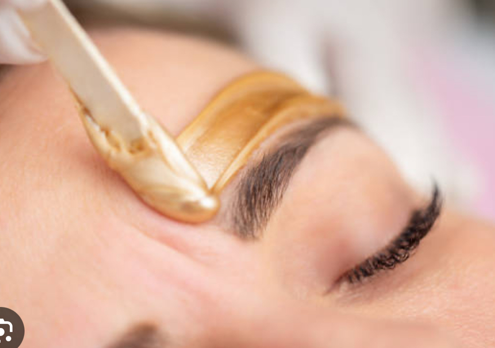 Eyebrows &Lips waxing