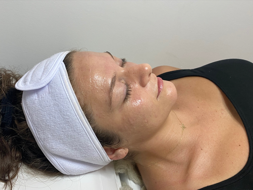 Yng Signature Facial