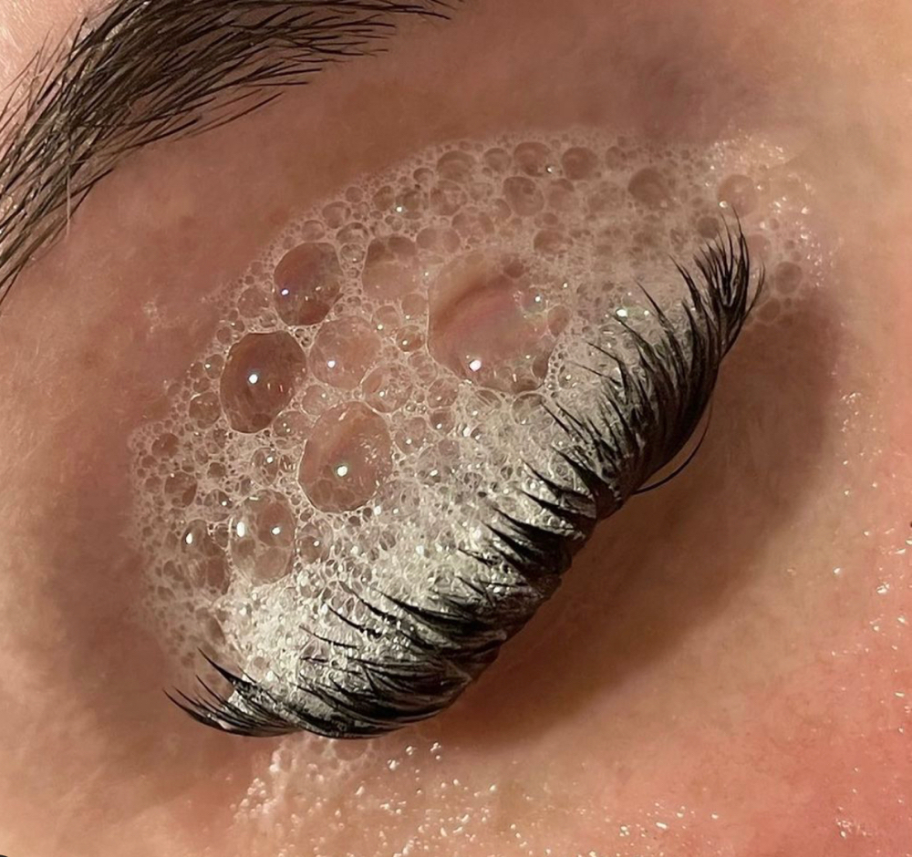 Lash Bath