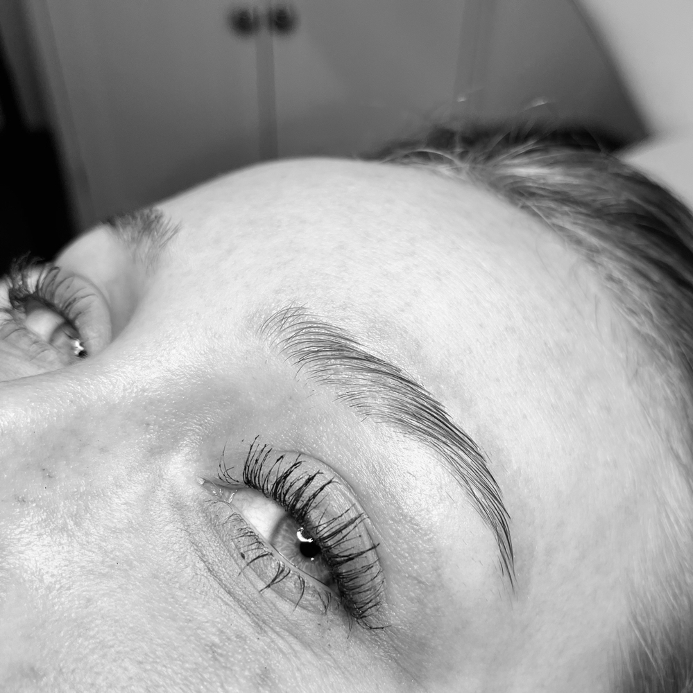 Brow Lamination + Tint