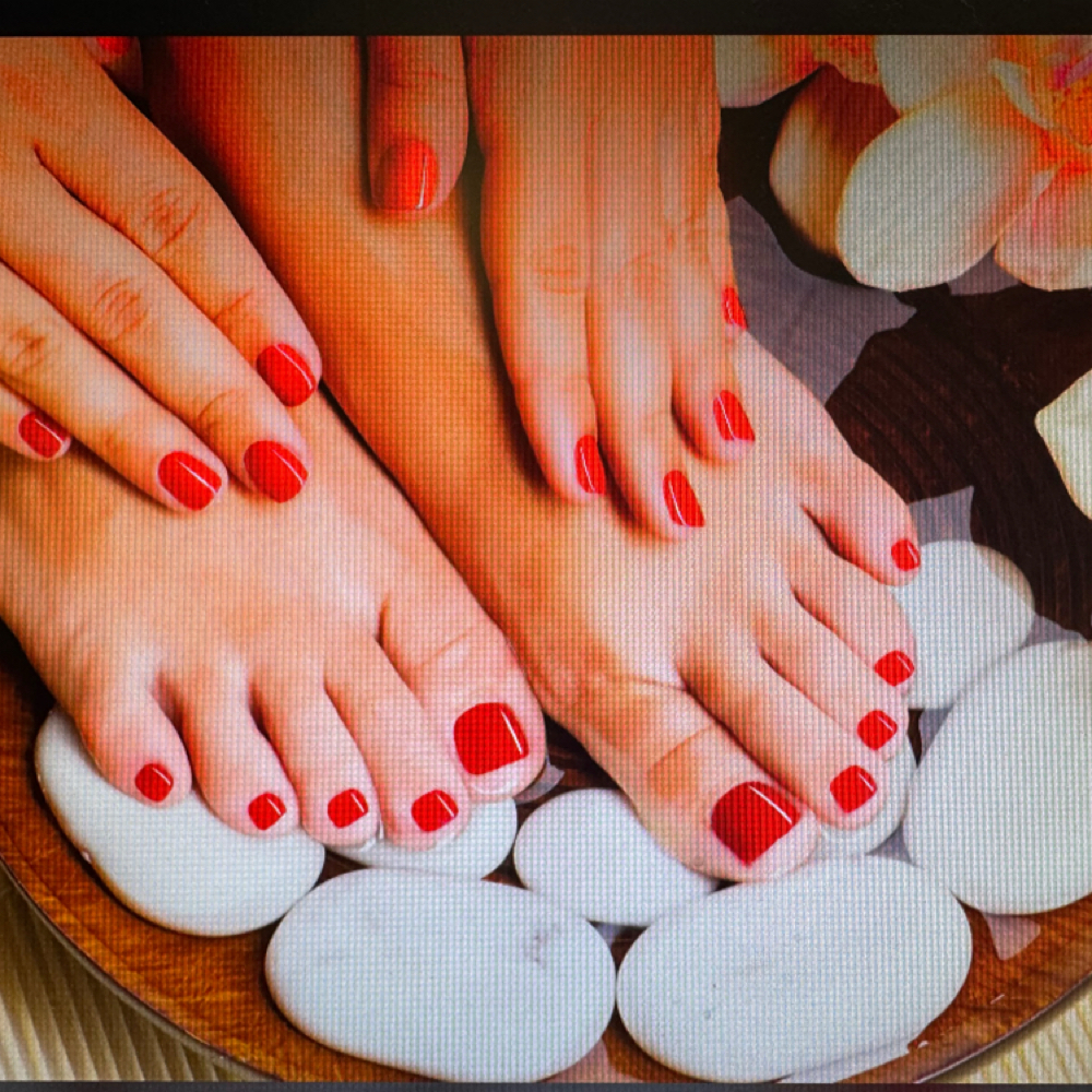 Jet-Free Herbal Pedicure at Glow & Polish in Beaufort, SC