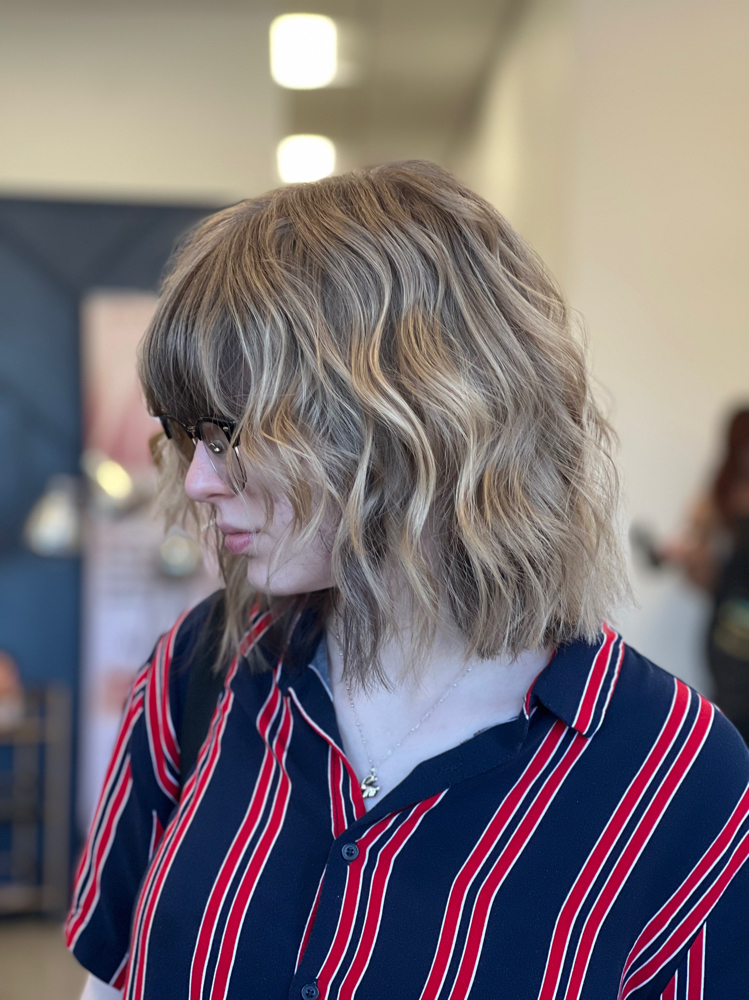 Womens Haircut, Shampoo And Style