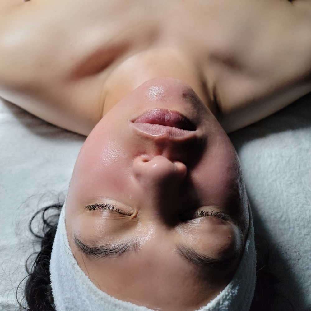 Bright Glow Facial