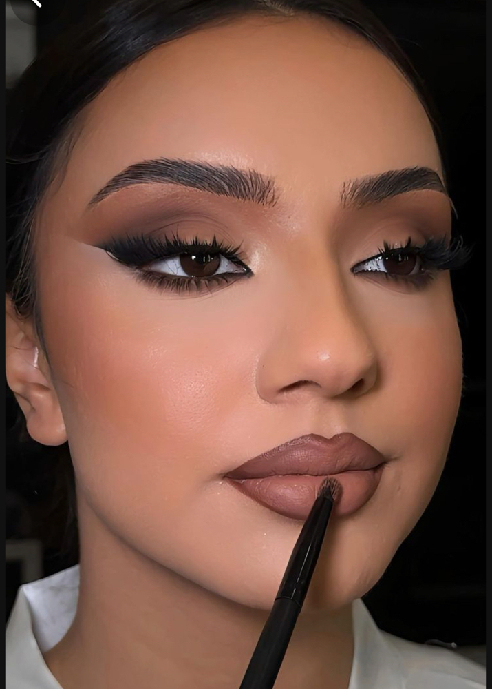 Makeup Application / With Lashes