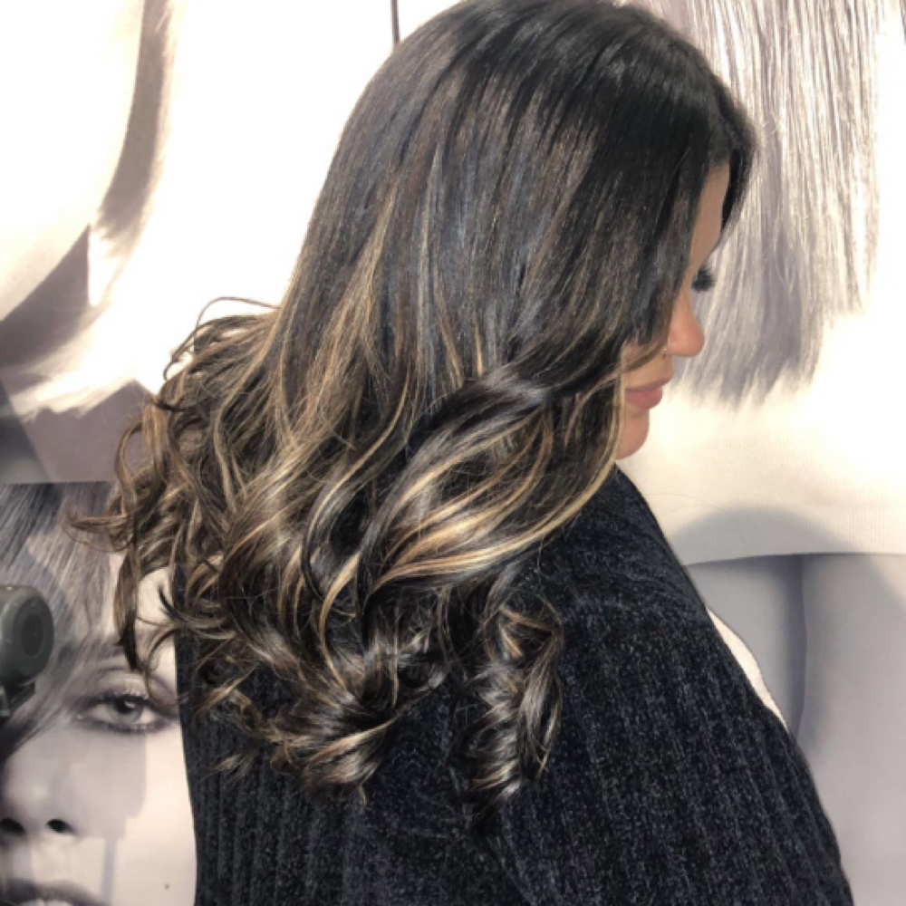 ✨ Pretty Luxe Tape-In Experience at Pretty B Stylez Studio in Webster, TX