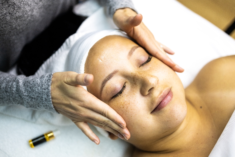 Ultra Pampering Anti-Aging Facial