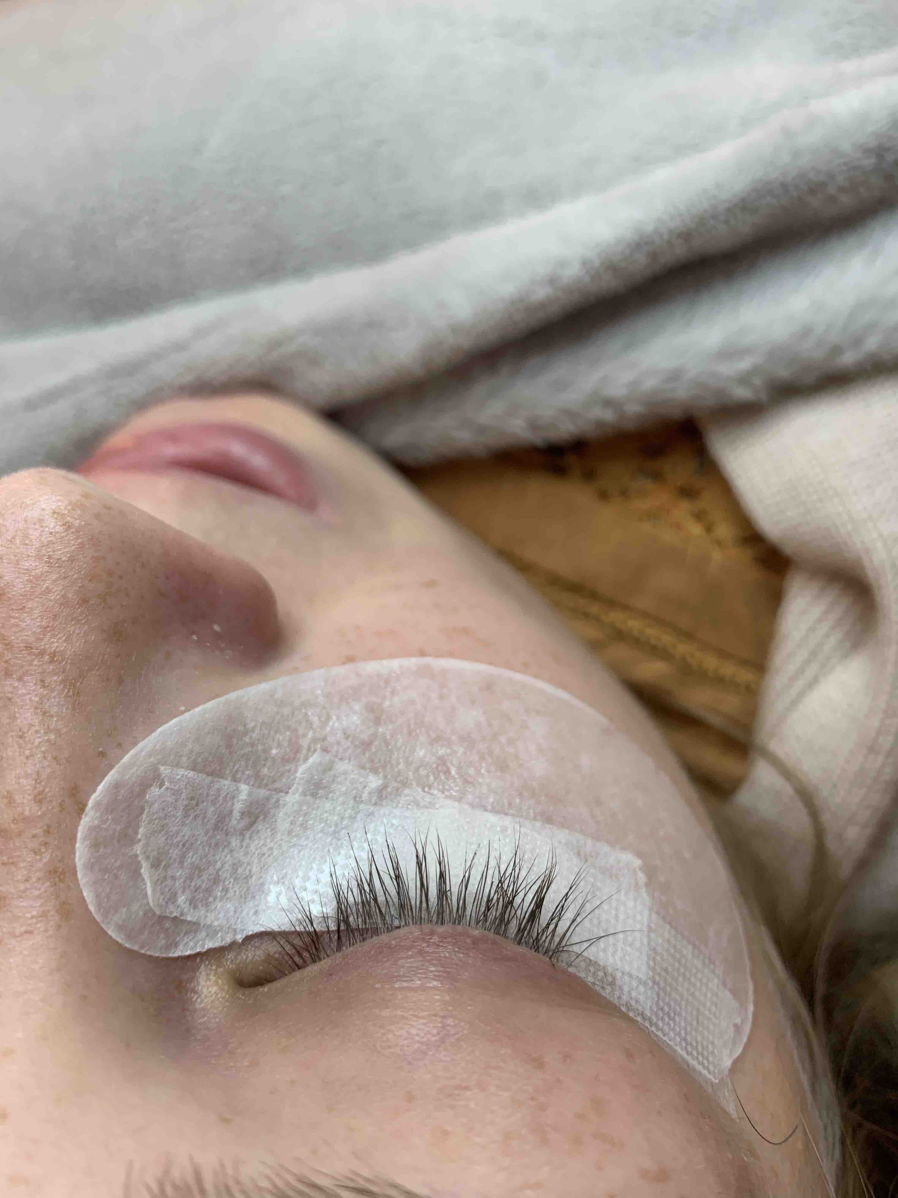 Lash Extension Removal
