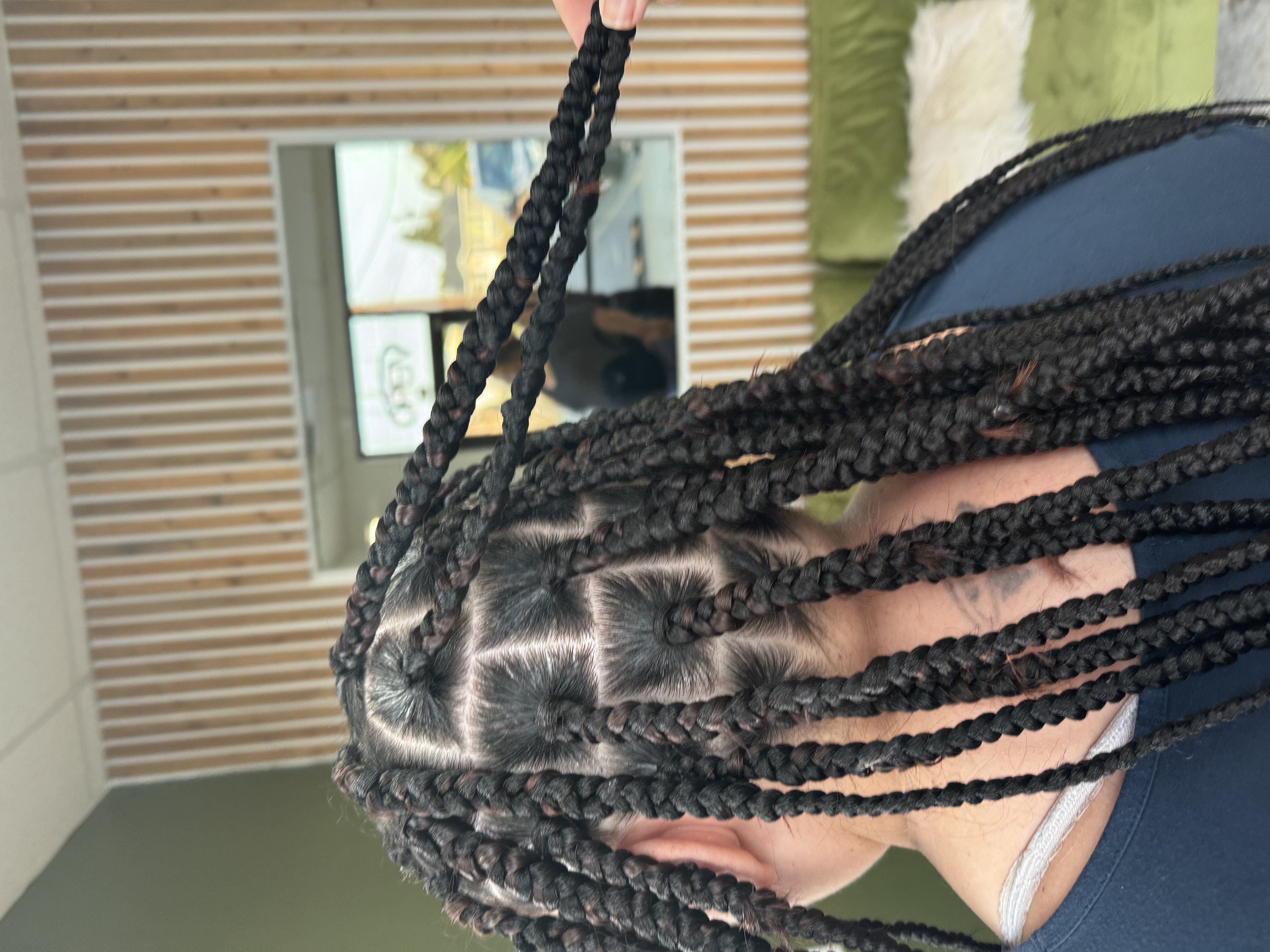 Large Knotless