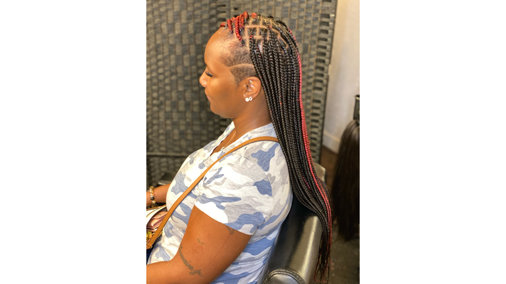 Small/ Medium Knotless (Under Cut)