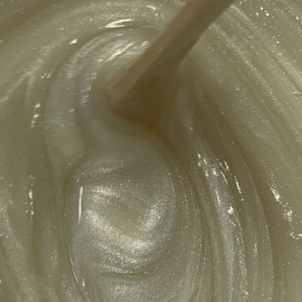 Side Wax at Brows Angeles in Lincoln, NE