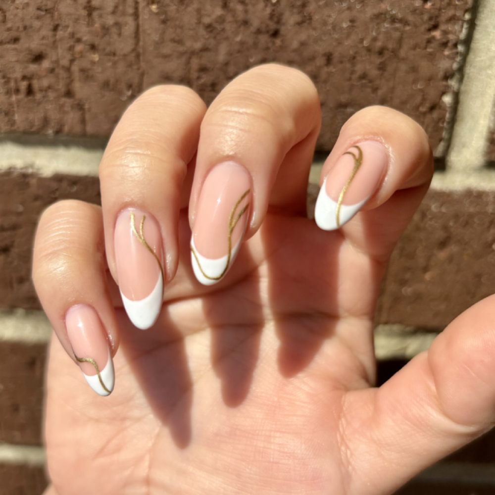 All Things Nails at De Colores Beauty Bar in Chicago, IL