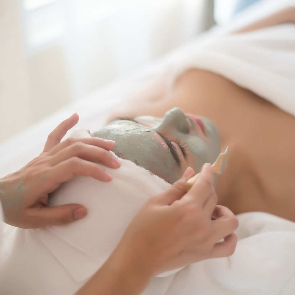 Signature European Facial