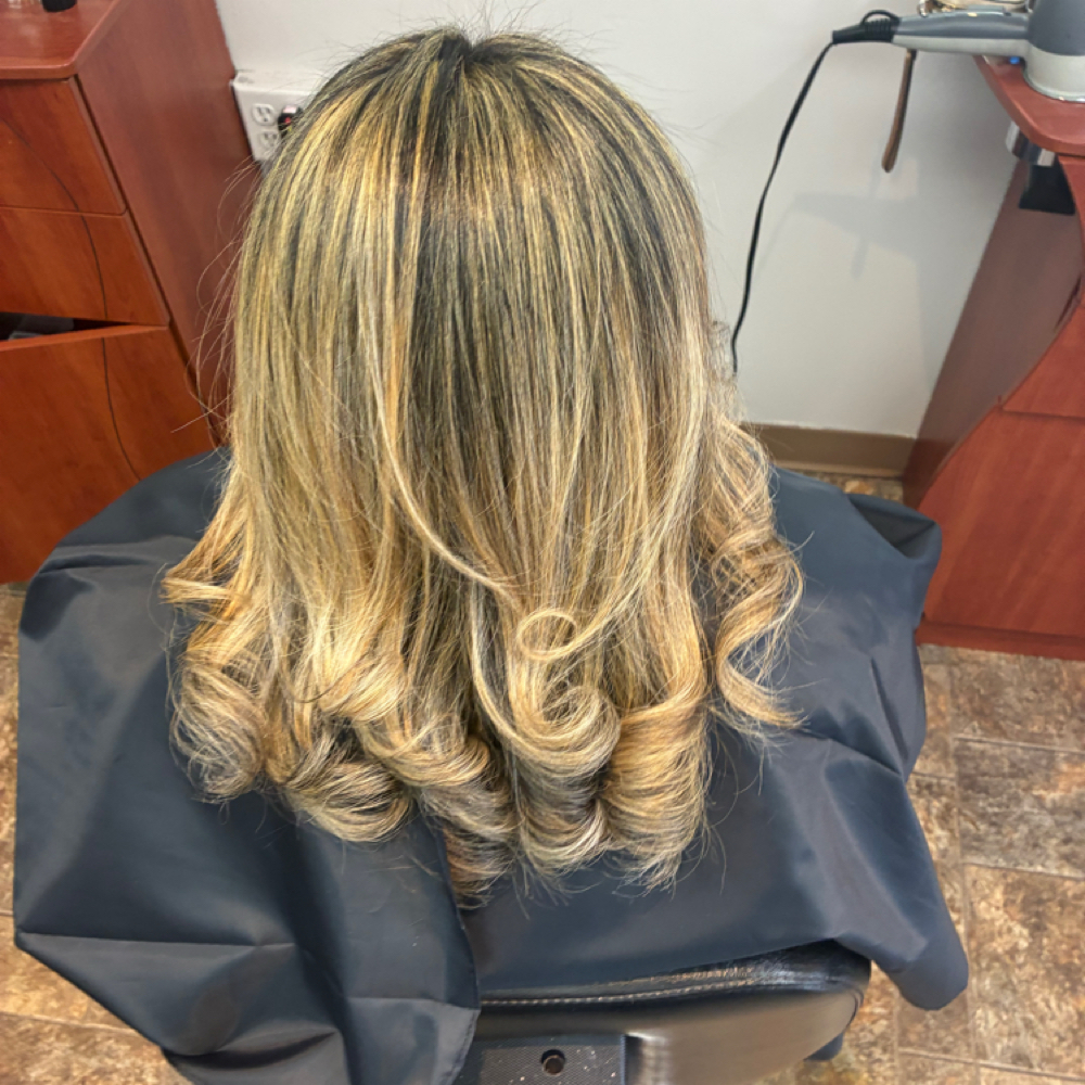 Full Head Of Highlights at Gigi’s Hair Studio in New Jersey, NJ