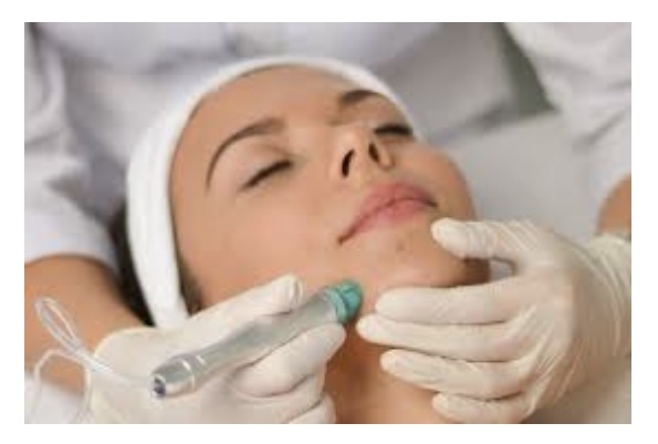 HydroGlow Facial