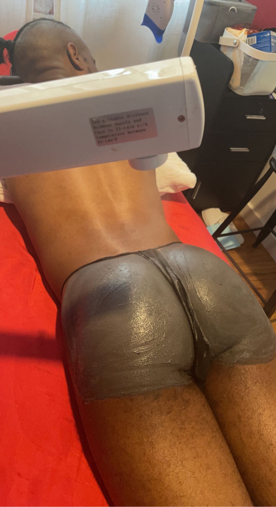 Derrière Facial