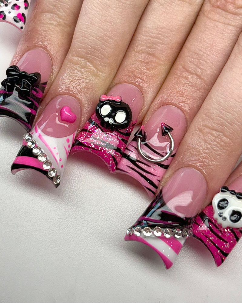 artist’s freestyle ♡ at nailsbydiora in Cocoa, FL