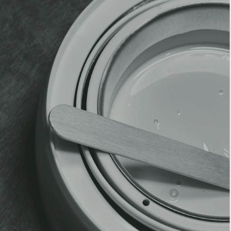 MODEL CLIENT UNDERARM WAX