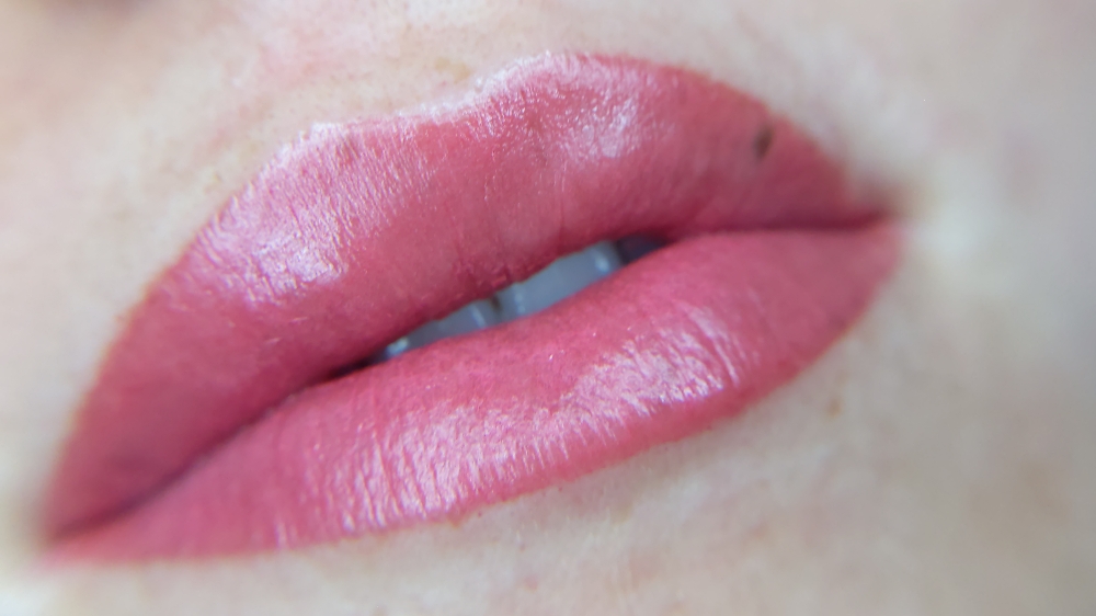 LIP BLUSH Annual Touch Up