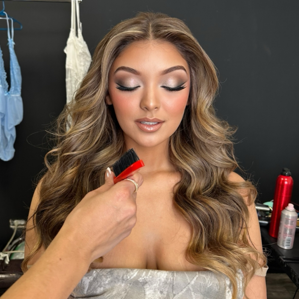 Updo & Makeup On Location at 1800 Broadway Suite 1139 SA, TX 78215 in San Antonio, TX