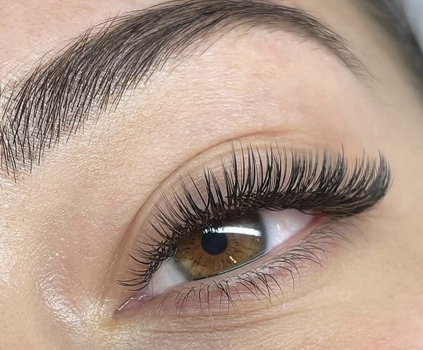 Hybrid/Solf Volume Lash Extensions
