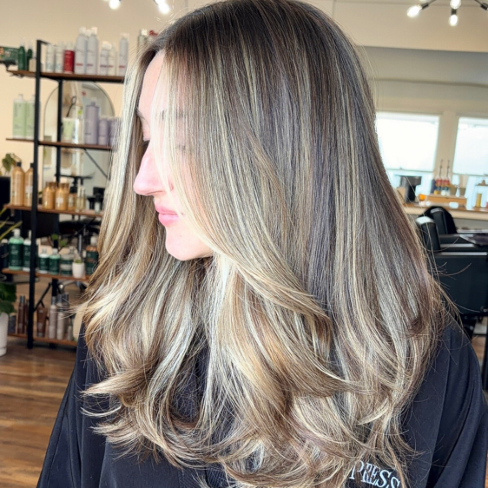 FULL Modern Blonding at Kennacolorcuts in Tampa, FL