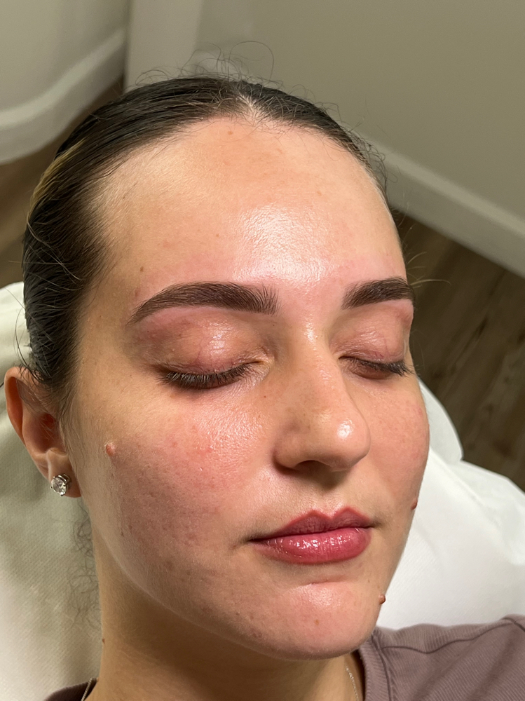 Brow Design And Henna