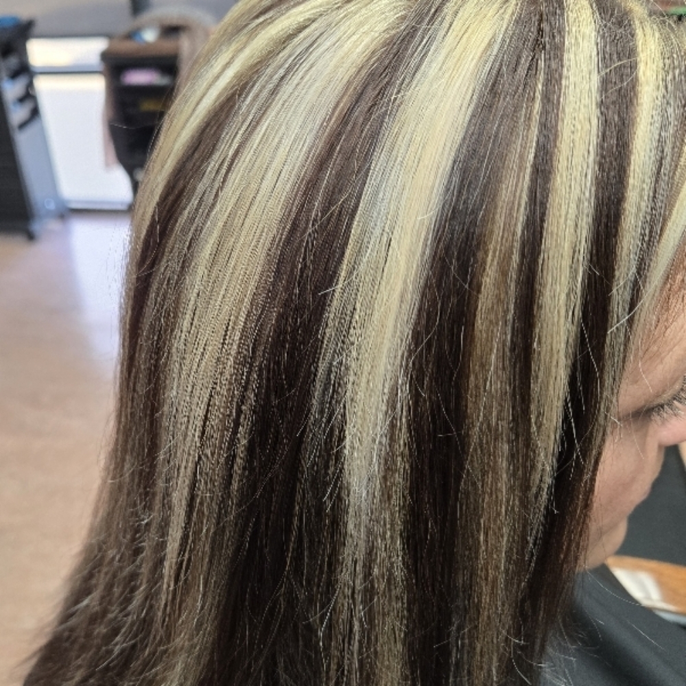 Highlights And Root Retouch at Amyzing Hair LLC in Mayville, WI