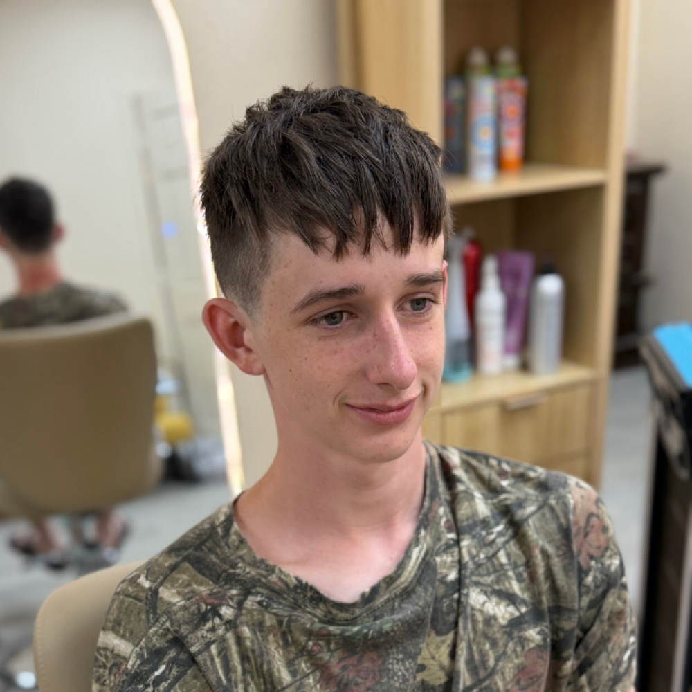 Mens Hair Cut at Sunset Beauty Bar in Yuma, AZ