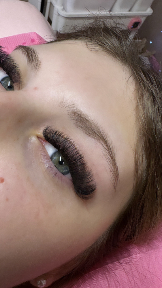 Volume Full Set at LashesbyNelaa in Bowling Green, KY