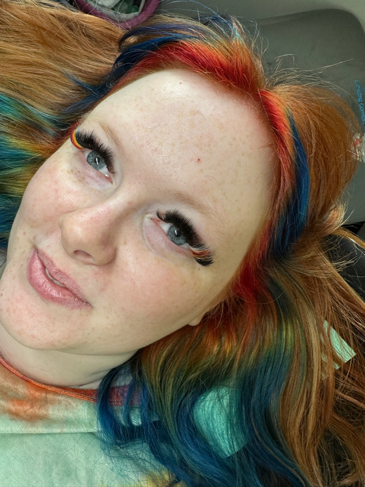 Volume Lashes With Color